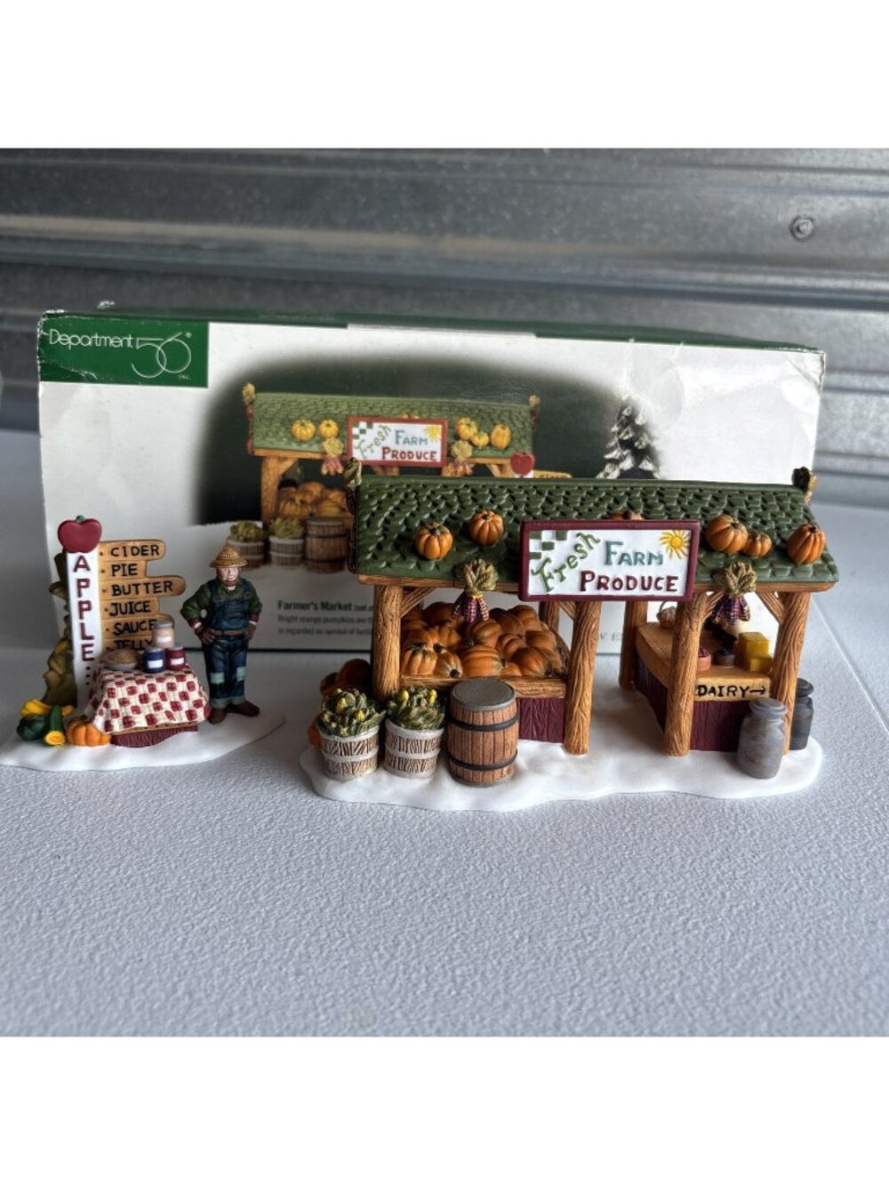 Dept 56 New England Village "Farmer's Market" Set of 2 pcs pumpkins RETIRED NIB